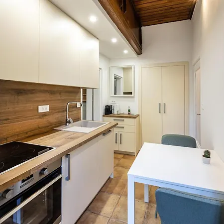 Apartment Center With Atrium *